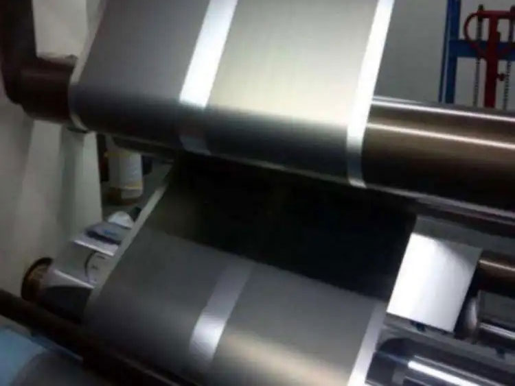 一種電容器薄膜分切機自動上料裝置的制造方法