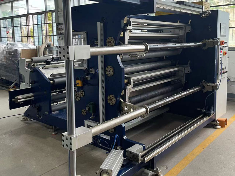 分切機(jī)是如何實(shí)現(xiàn)高效生產(chǎn)和精準(zhǔn)切割的？